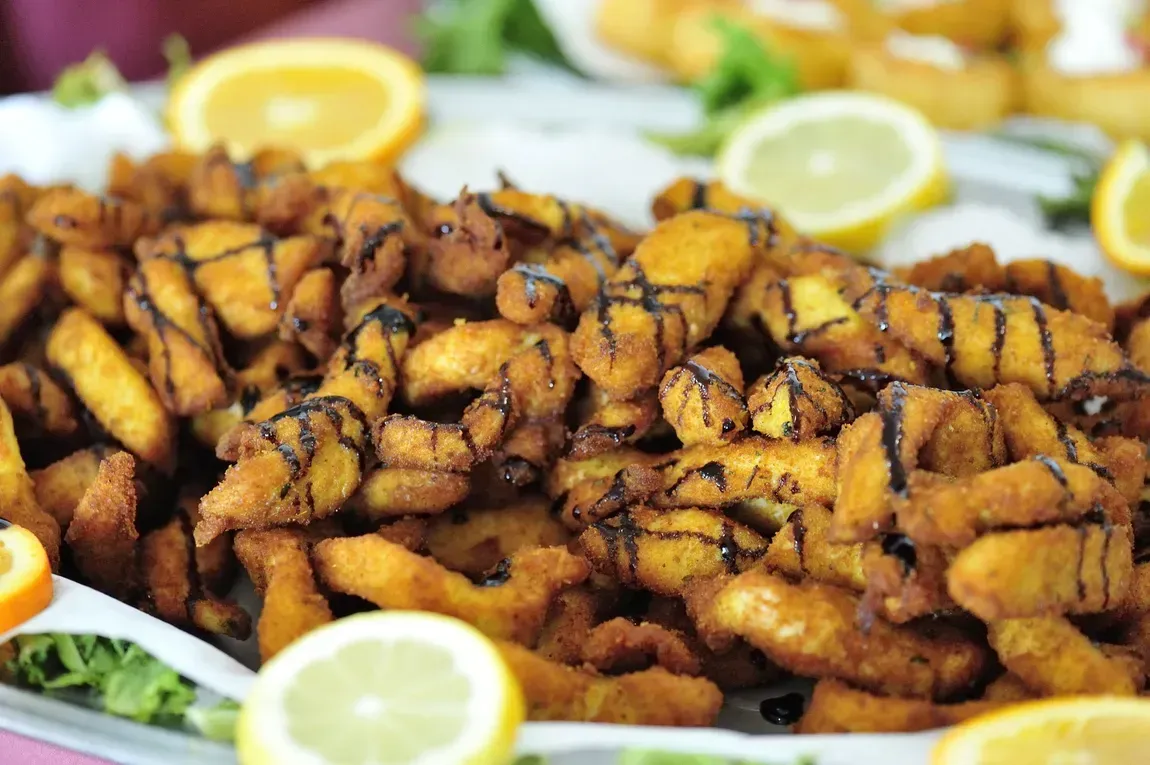 Frittura servita con limone